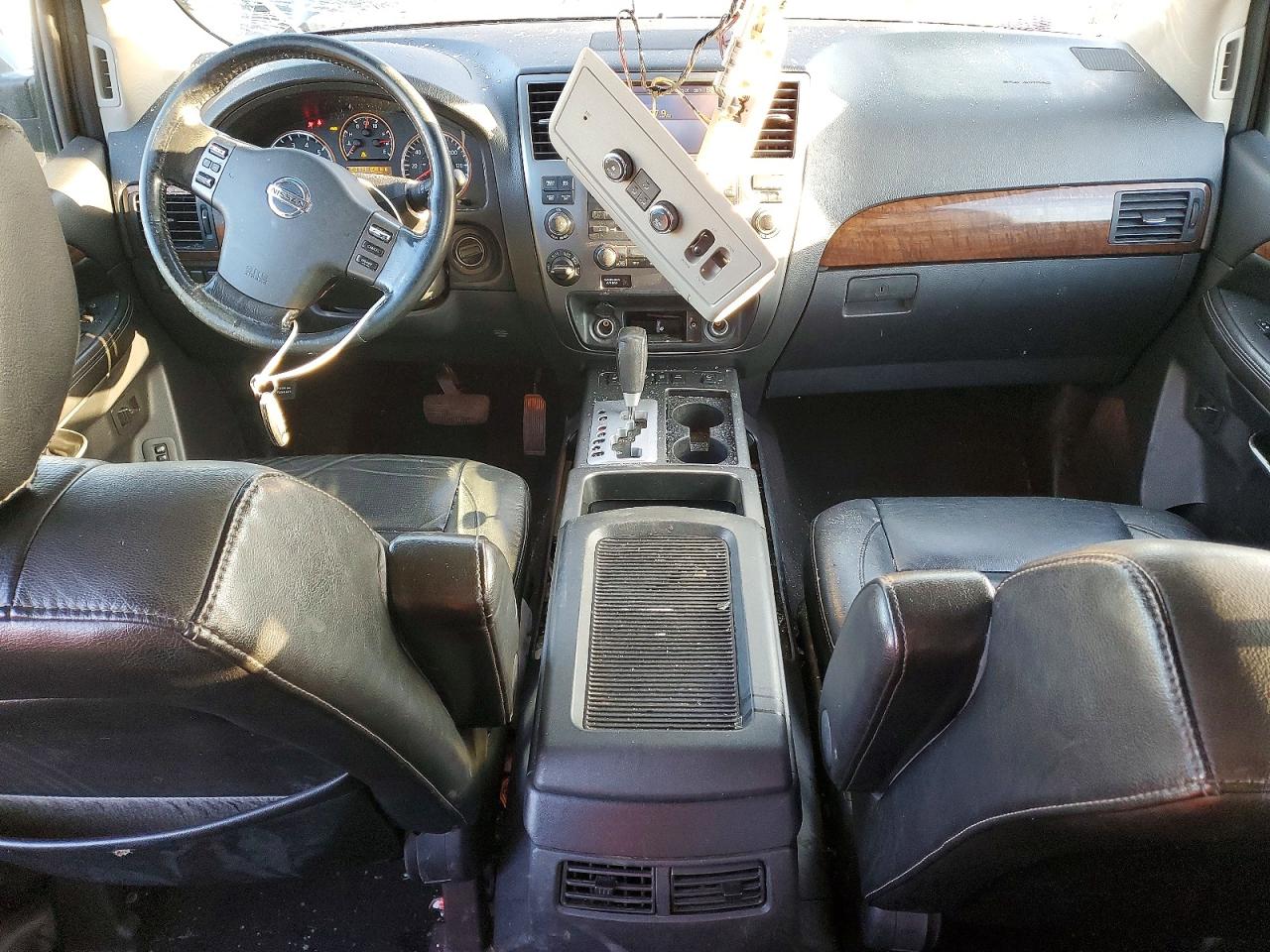 Nissan Armada Platinum