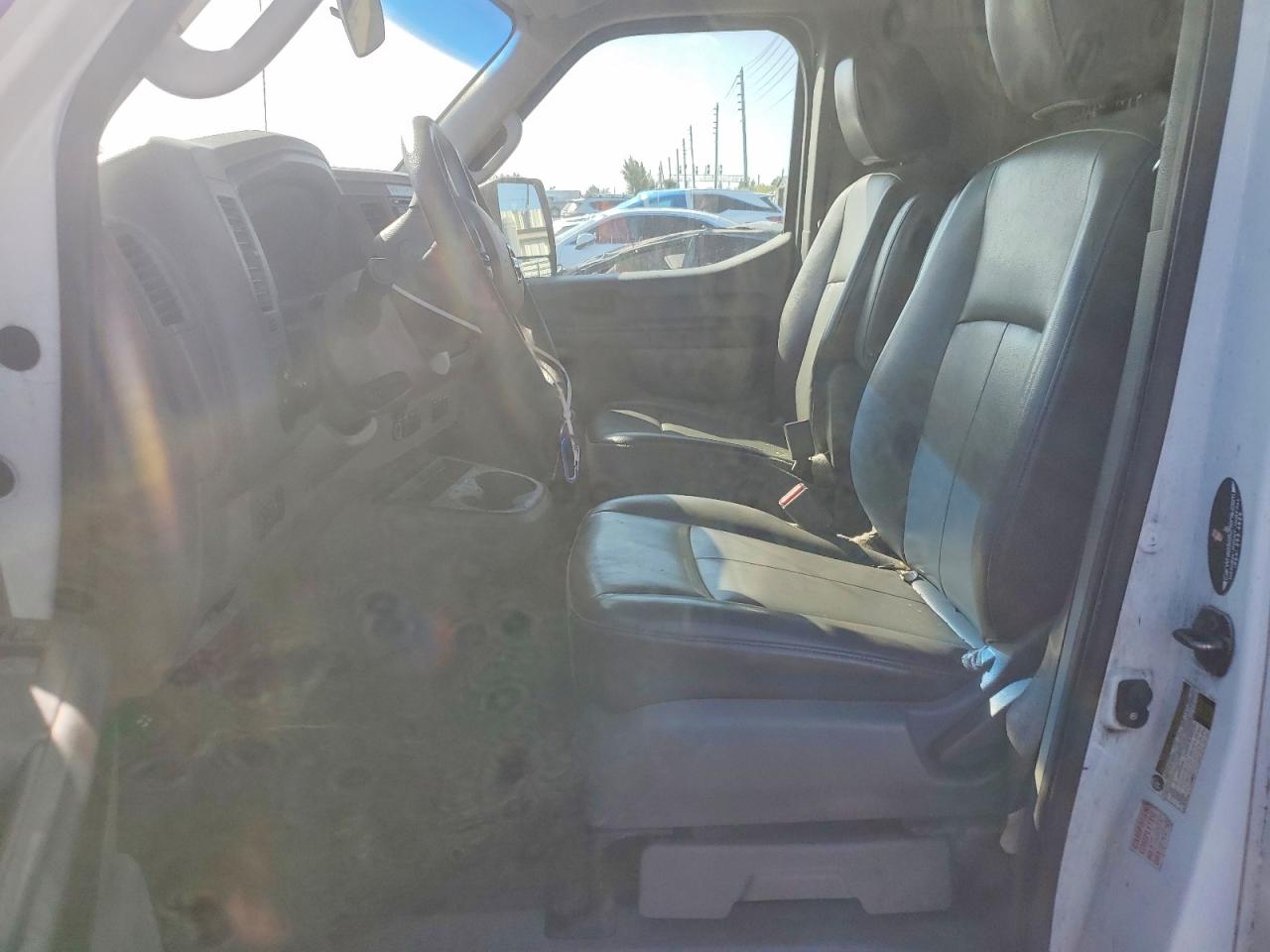 Nissan Nv
