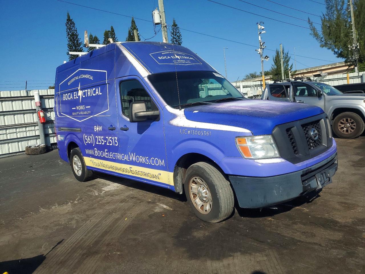 Nissan Nv