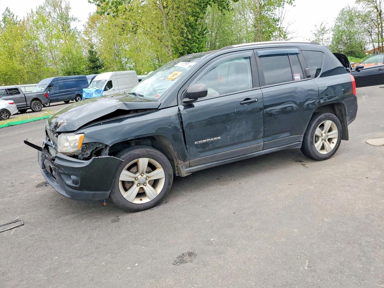 Salvage Jeep Compass Image