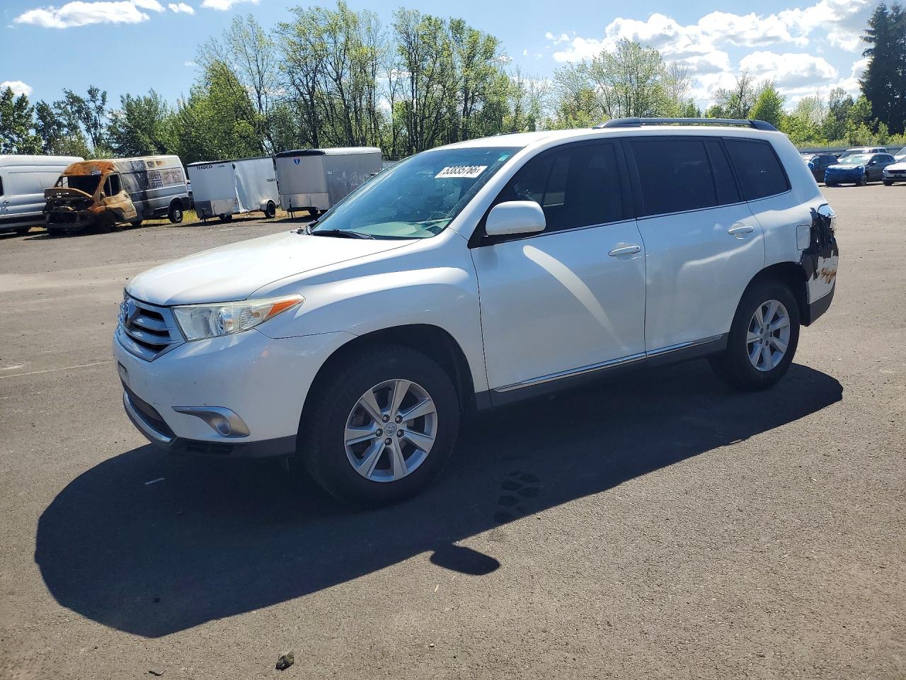 Salvage Toyota Highlander Image