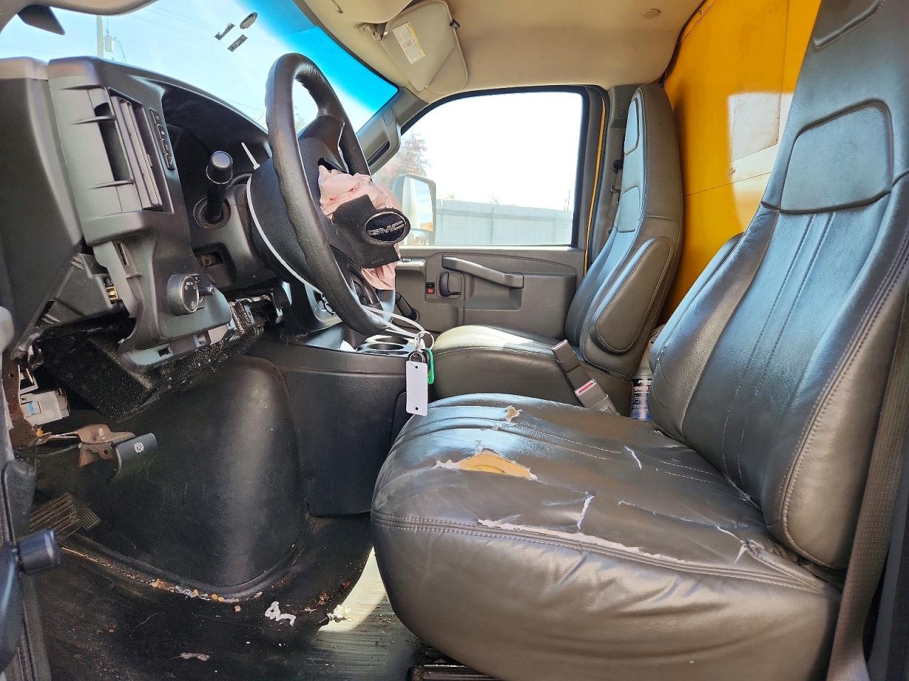 GMC Savana Cutaway G3500