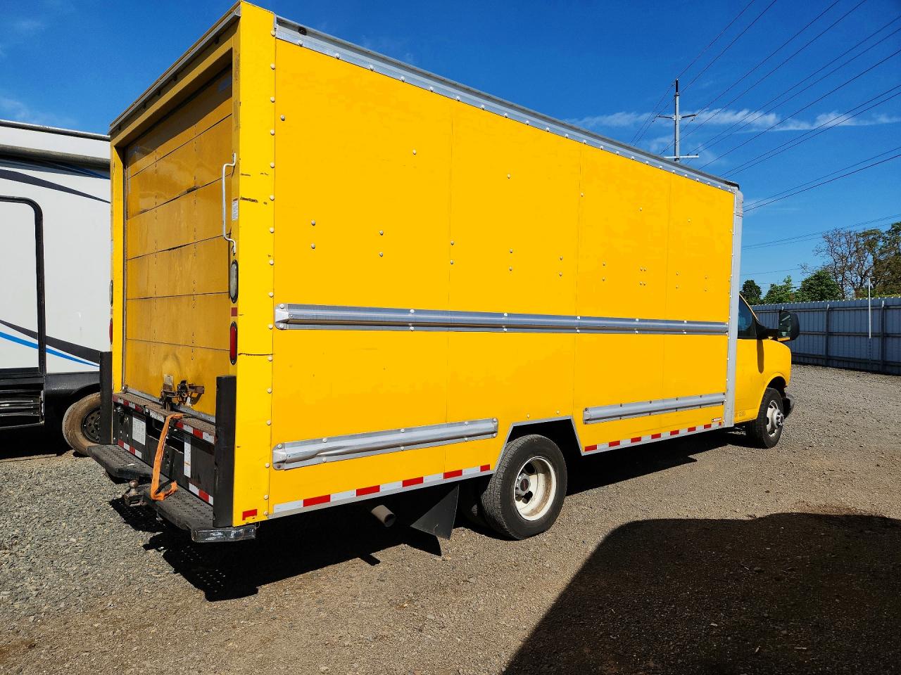 GMC Savana Cutaway G3500