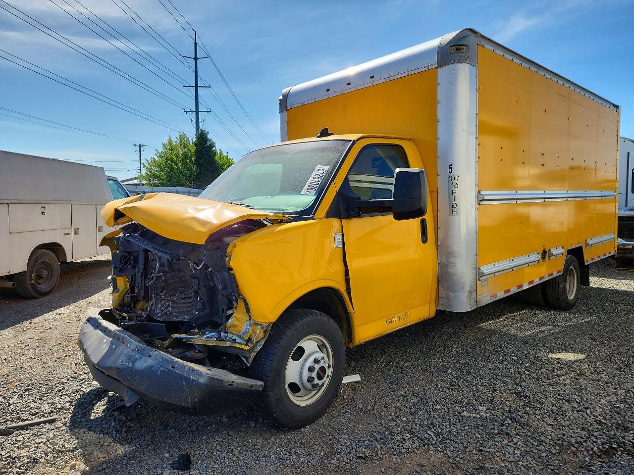 Salvage GMC Savana Image