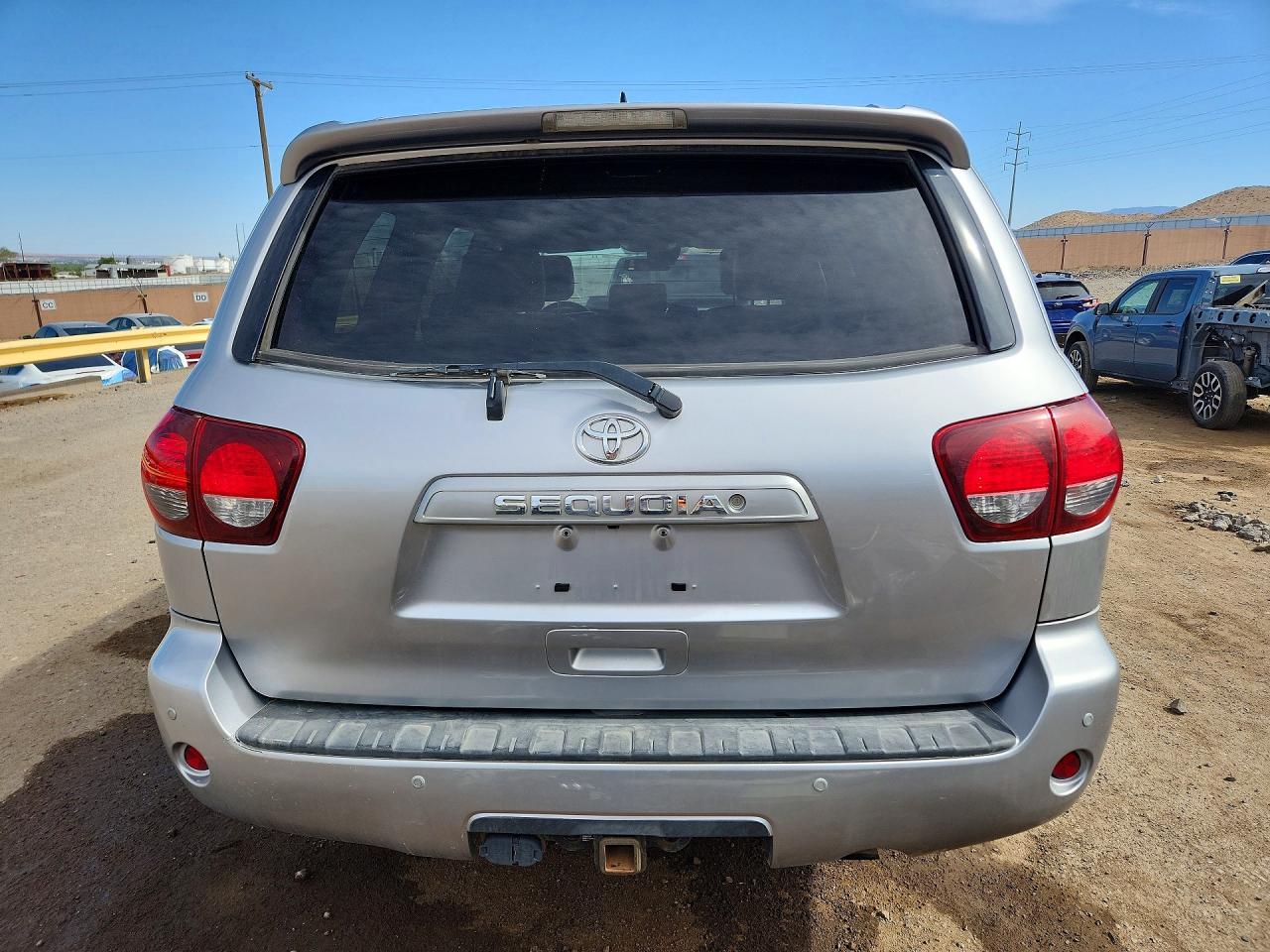 Toyota Sequoia Sr5