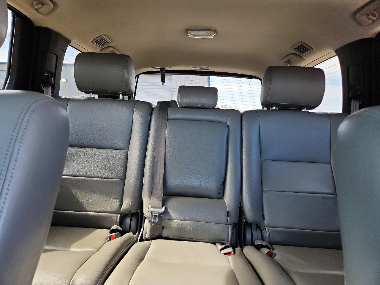 Toyota Sequoia Sr5