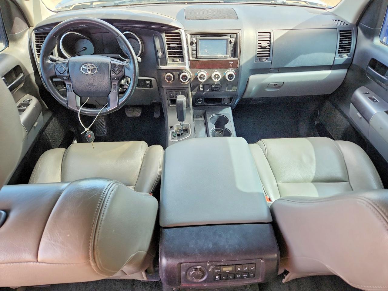 Toyota Sequoia Sr5