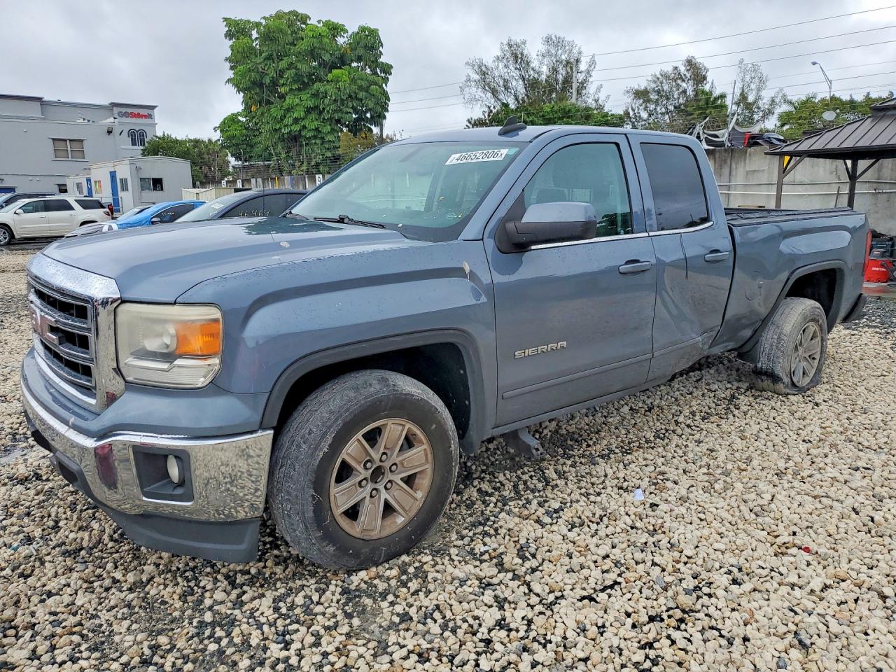 Salvage GMC Sierra Image