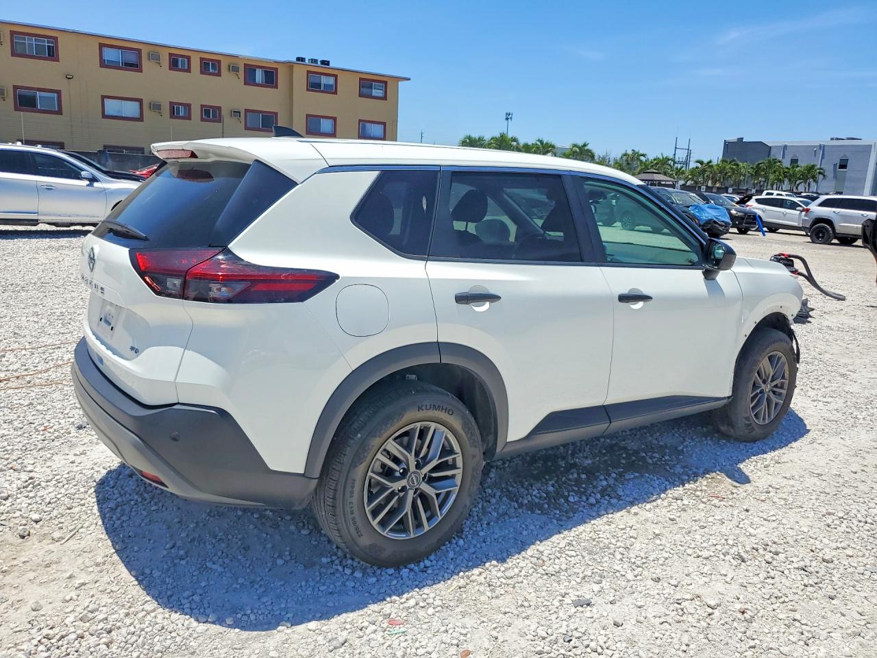 Nissan Rogue S