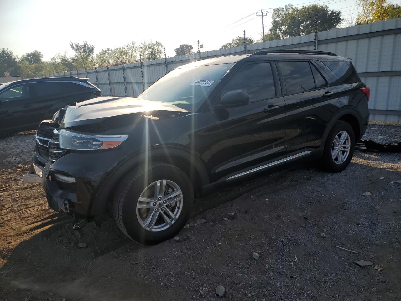 Salvage Ford Explorer Image