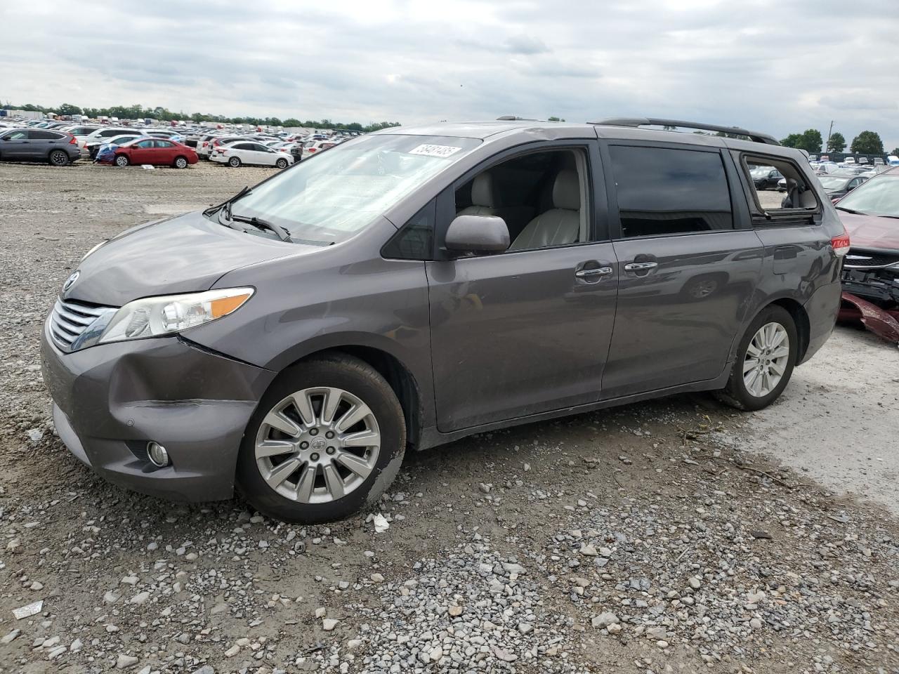 Salvage Toyota Sienna Image