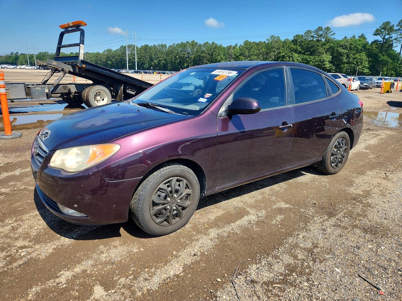 Salvage Hyundai ELANTRA Image