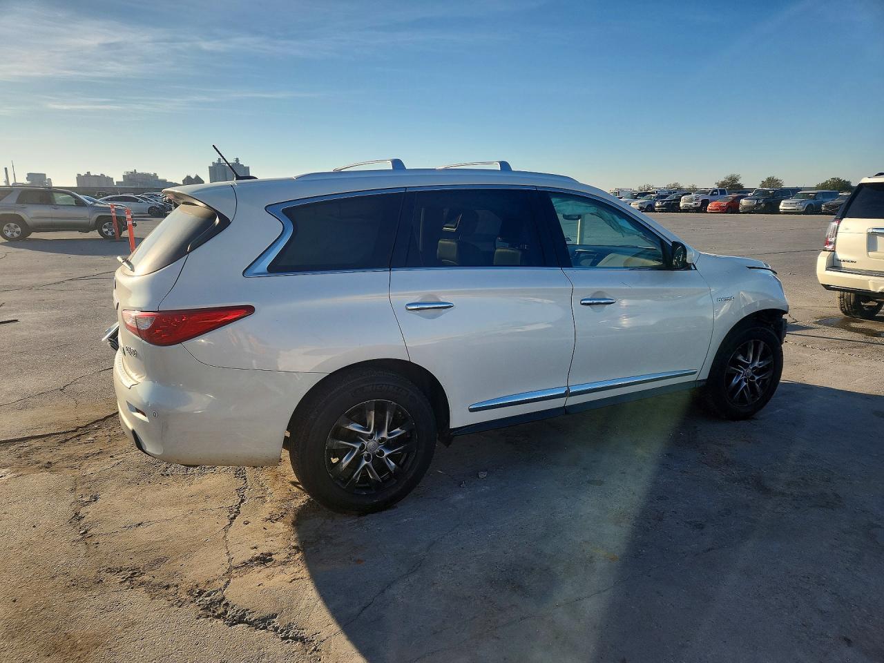 INFINITI Qx Base