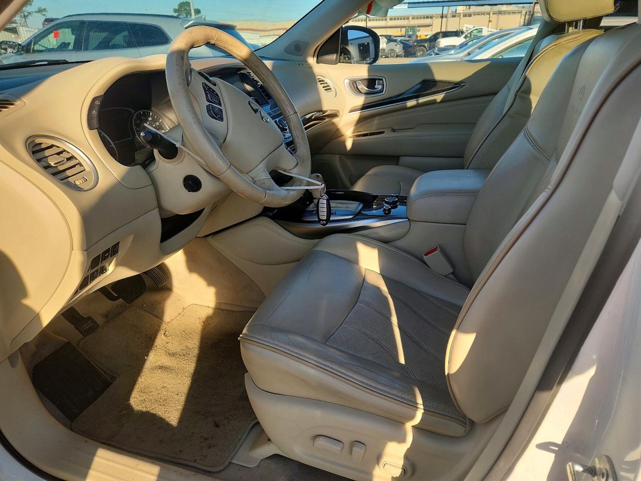 INFINITI Qx Base
