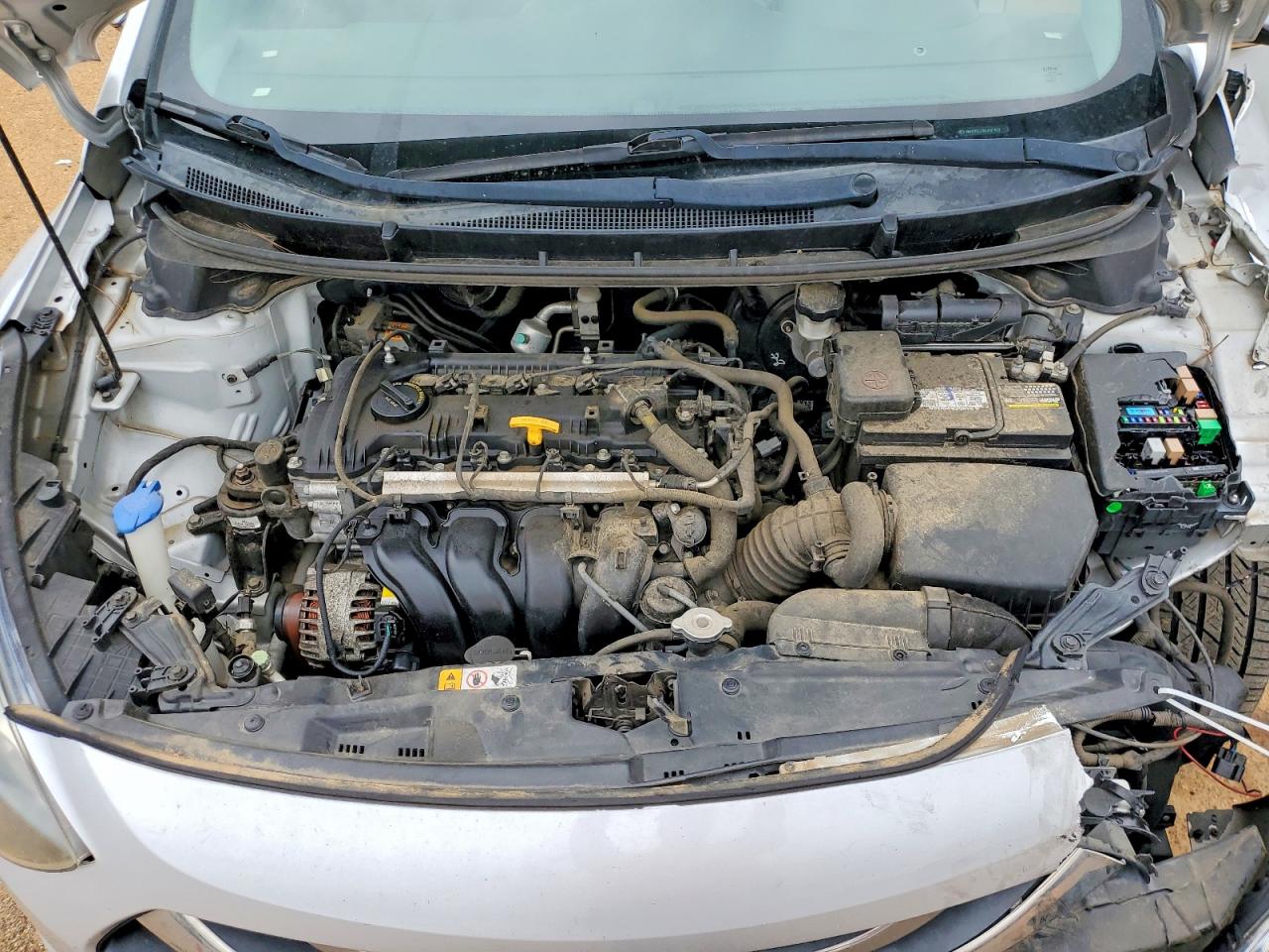 Hyundai ELANTRA Base