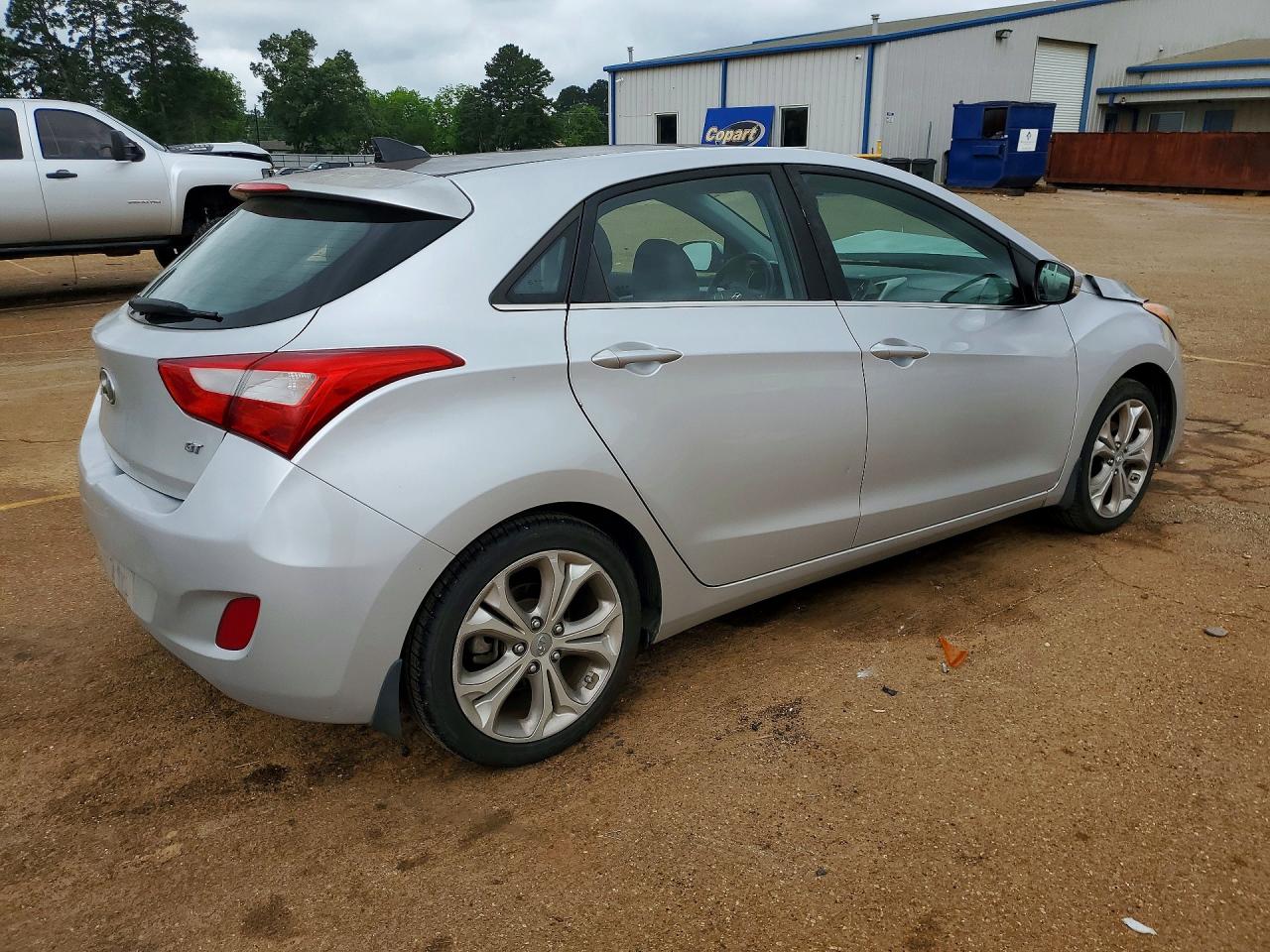 Hyundai ELANTRA Base