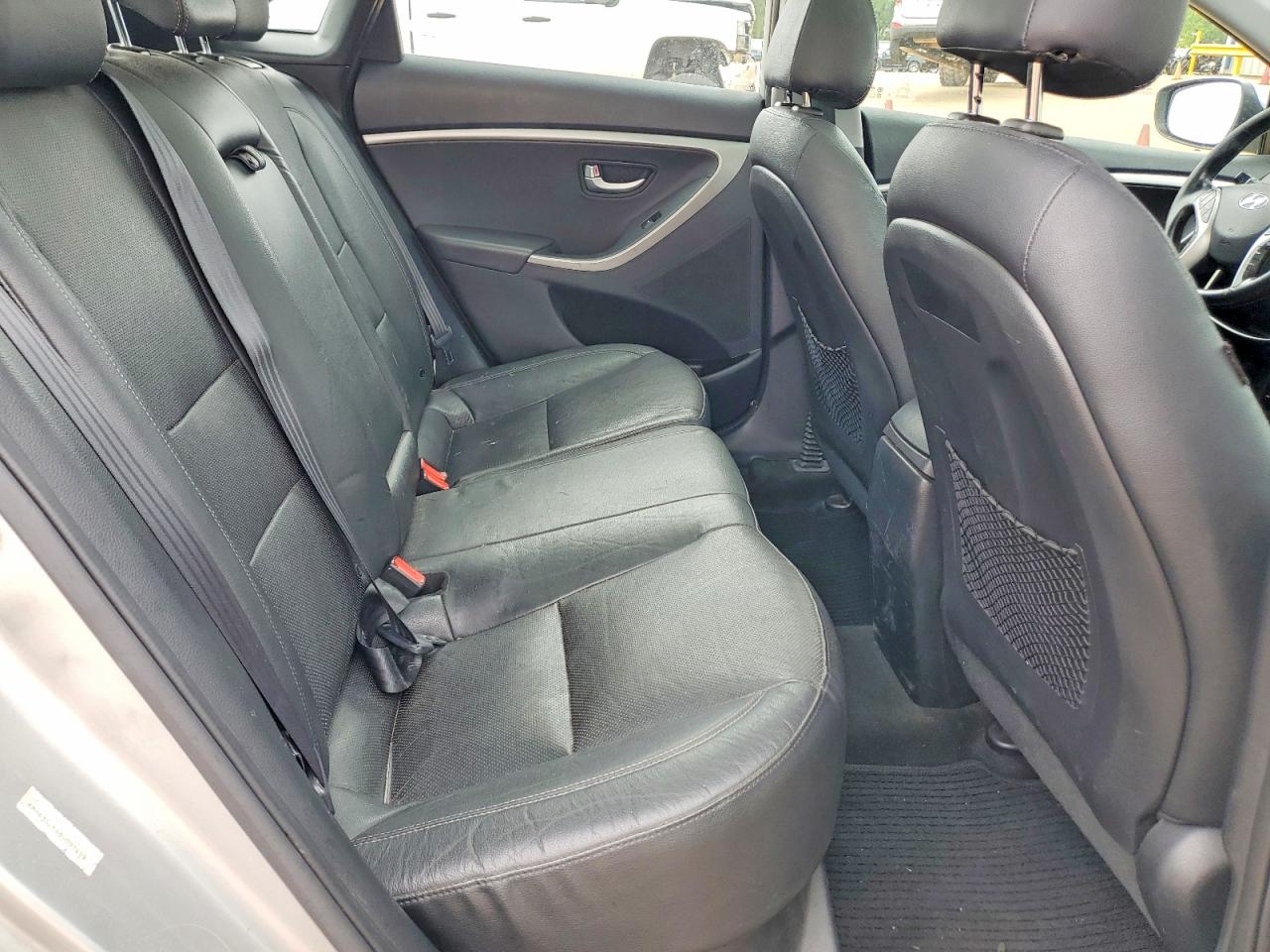 Hyundai ELANTRA Base