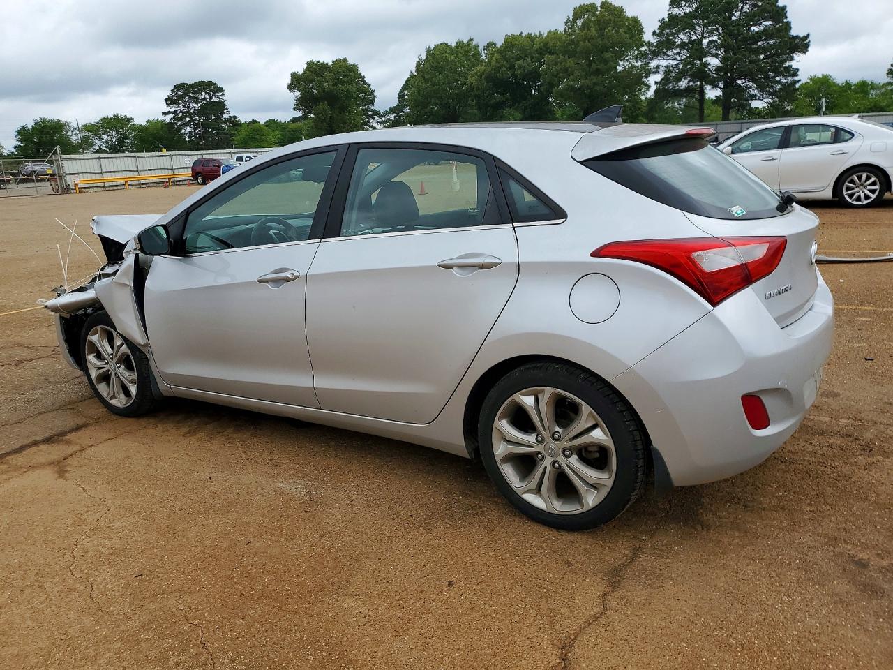 Hyundai ELANTRA Base