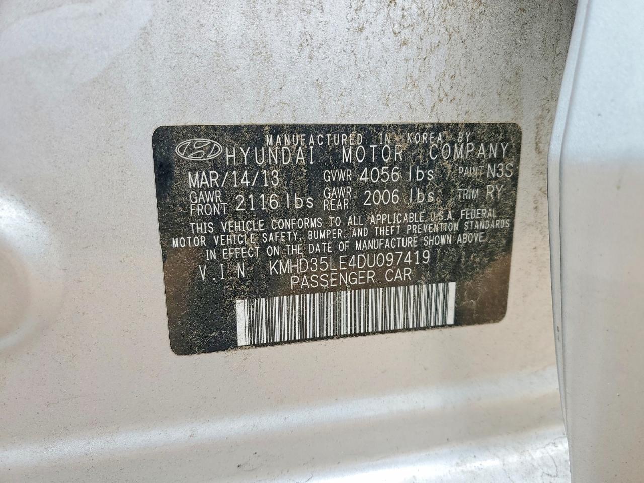 Hyundai ELANTRA Base