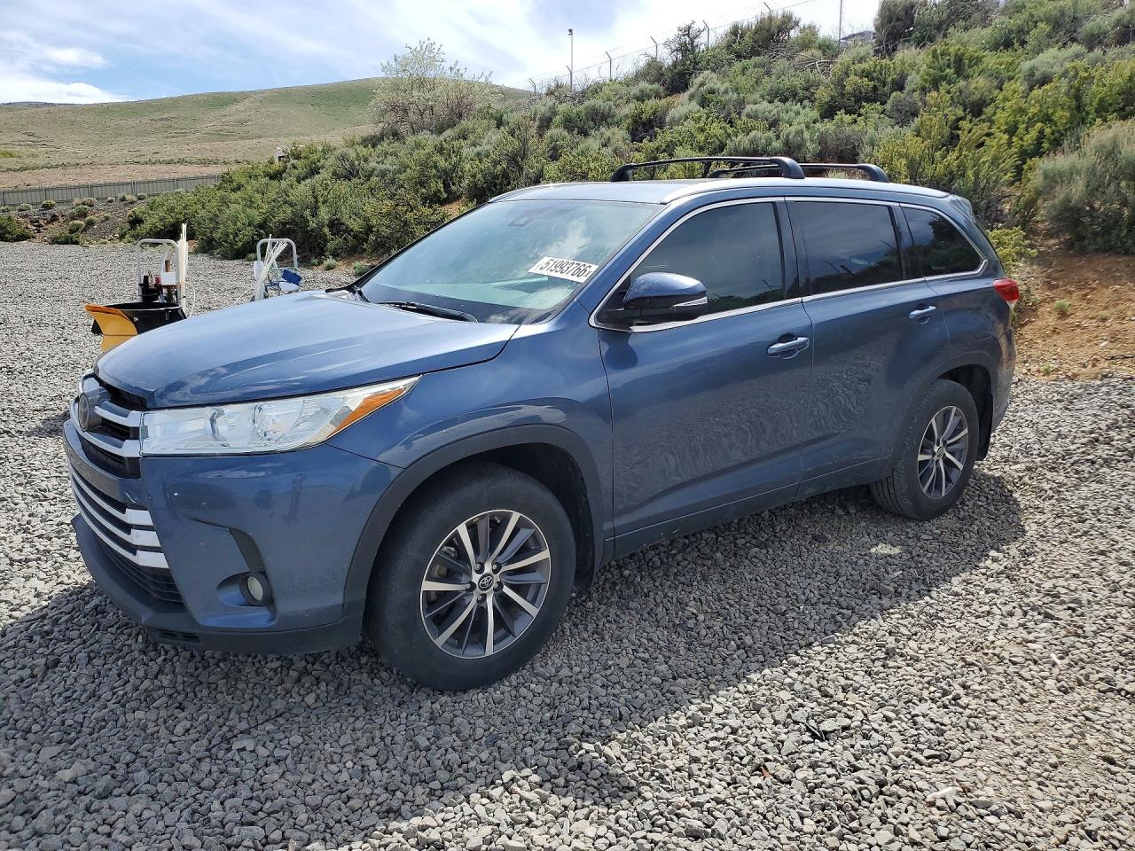 Salvage Toyota Highlander Image