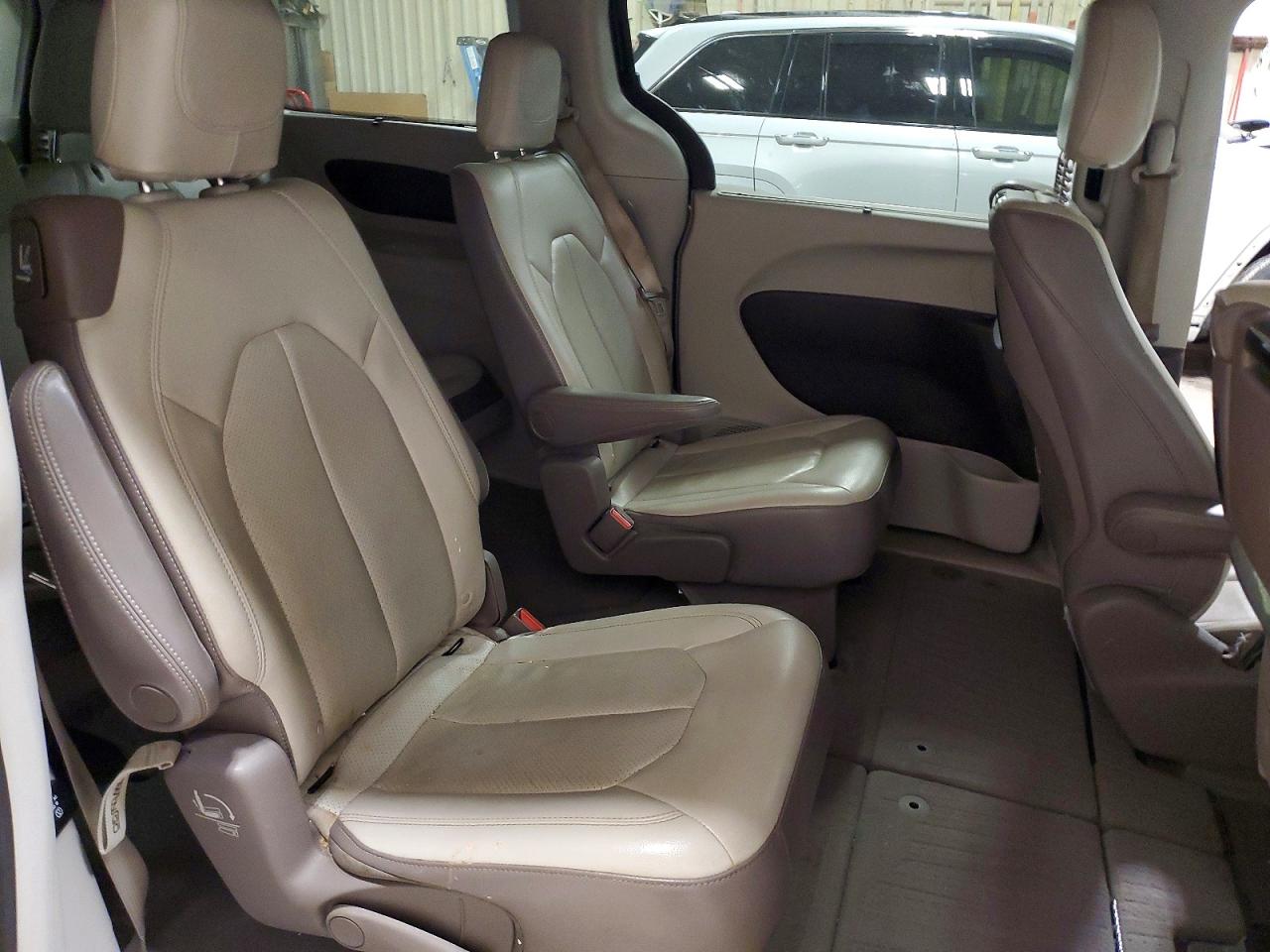 Chrysler Pacifica Touring L Plus
