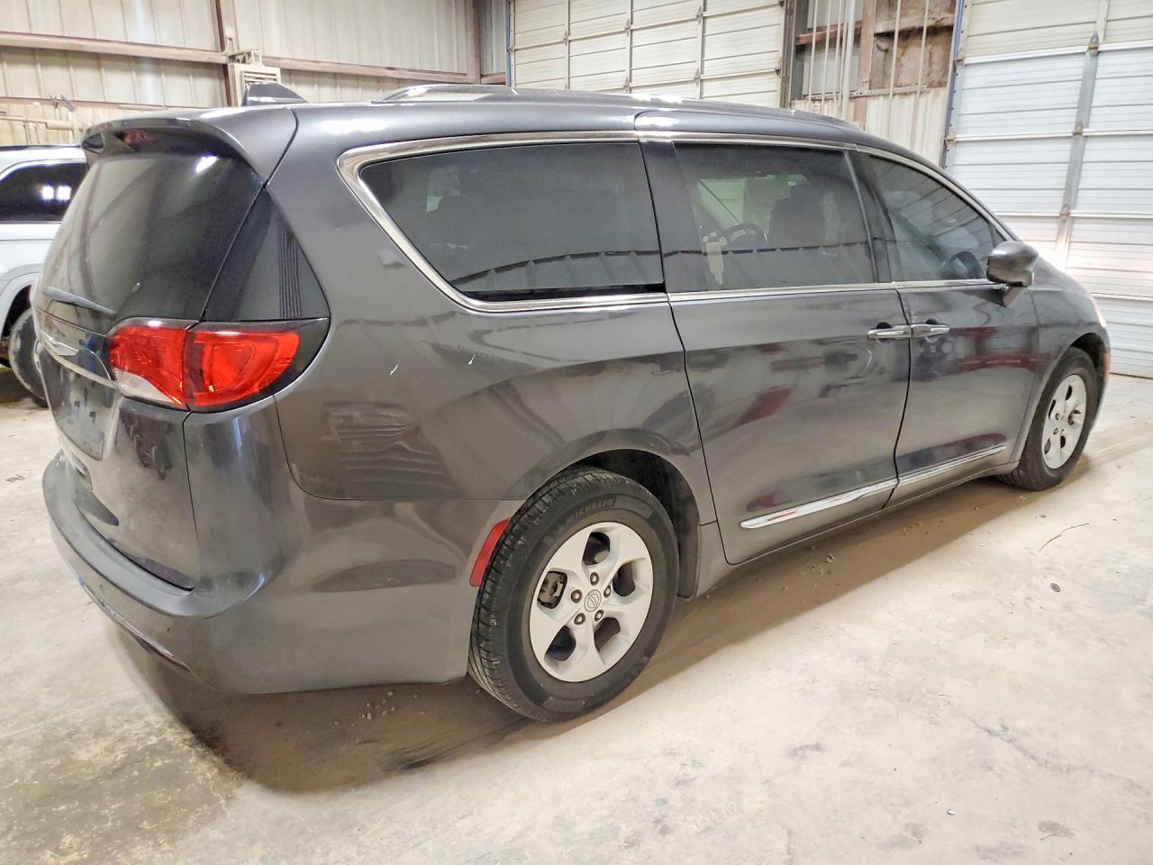 Chrysler Pacifica Touring L Plus