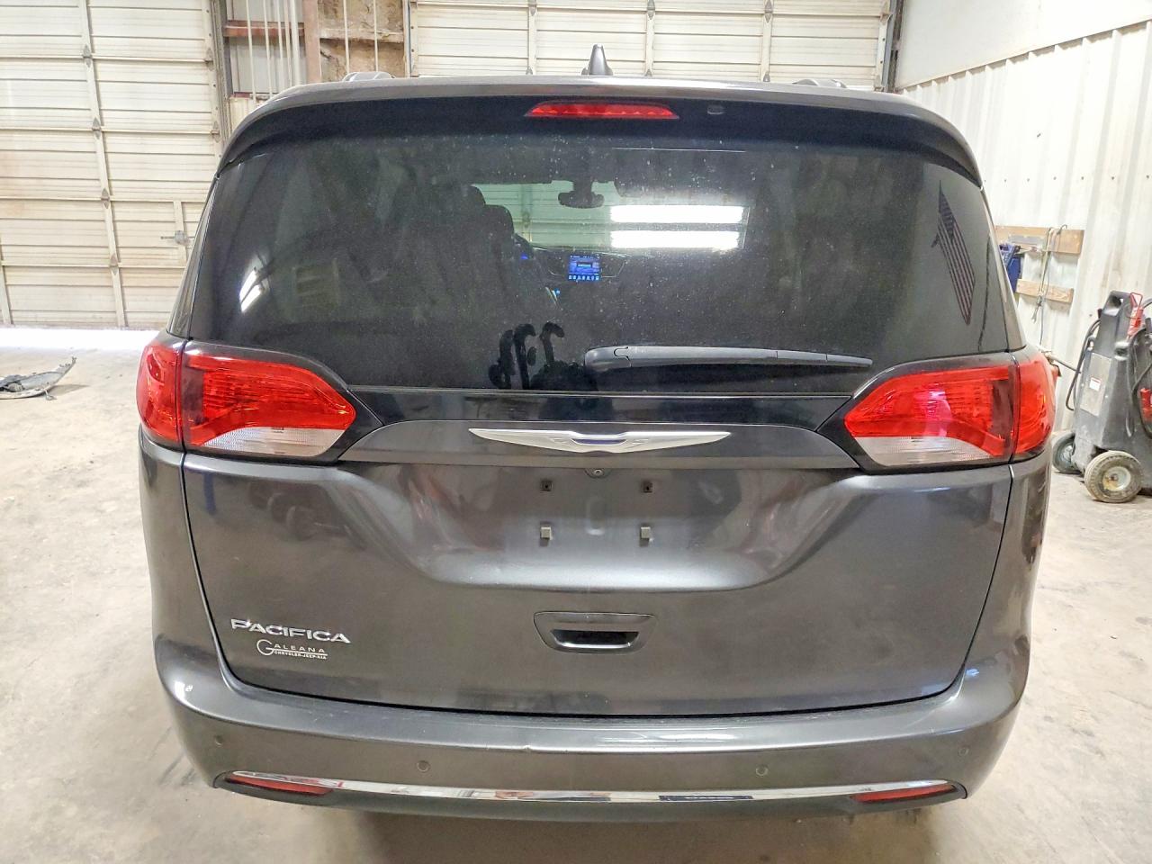 Chrysler Pacifica Touring L Plus