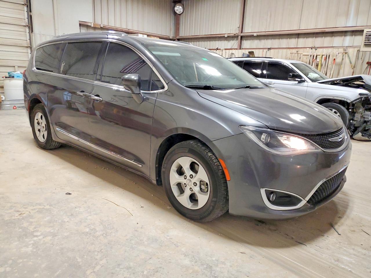 Chrysler Pacifica Touring L Plus