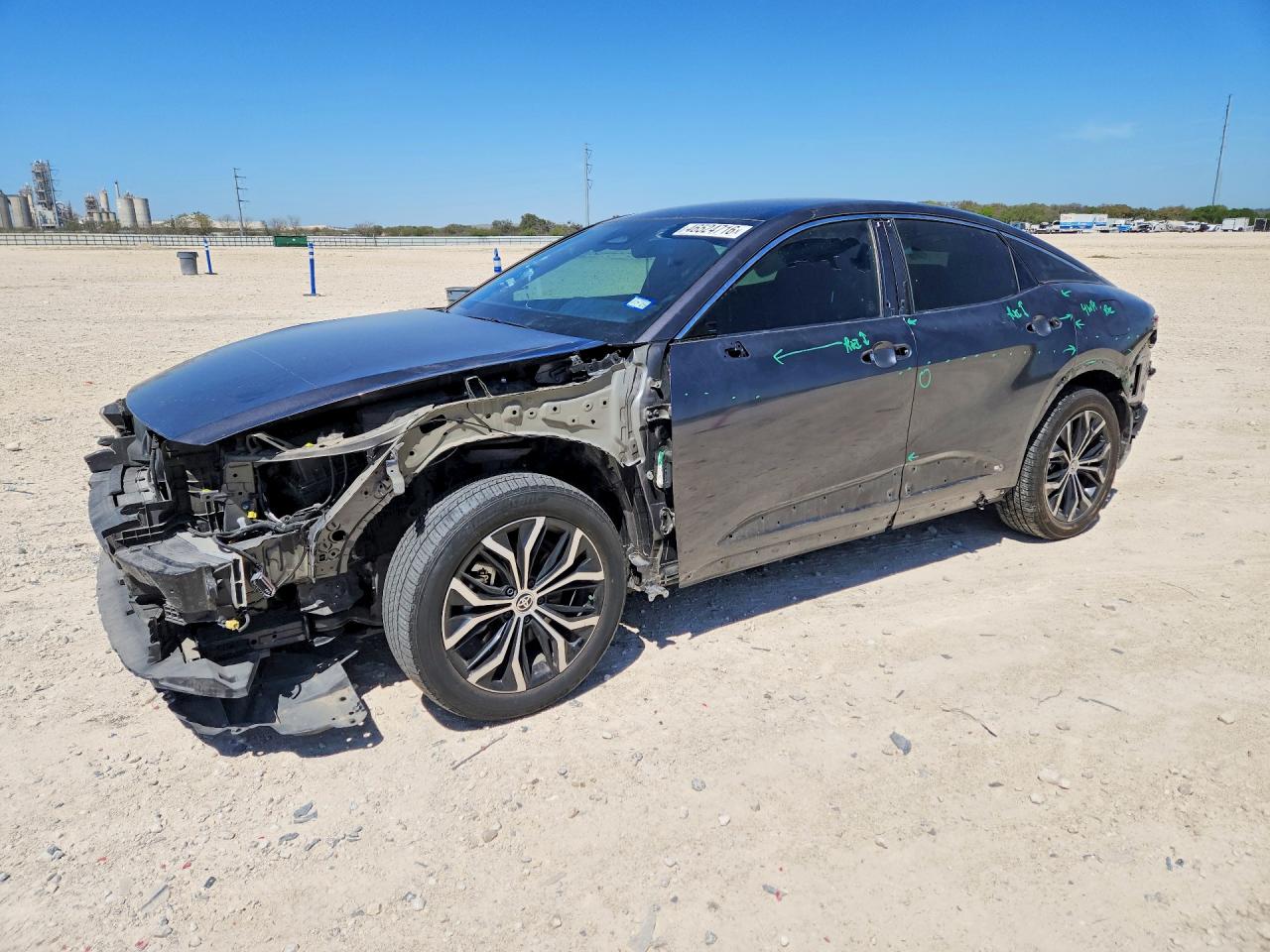 Salvage Toyota Crown Image