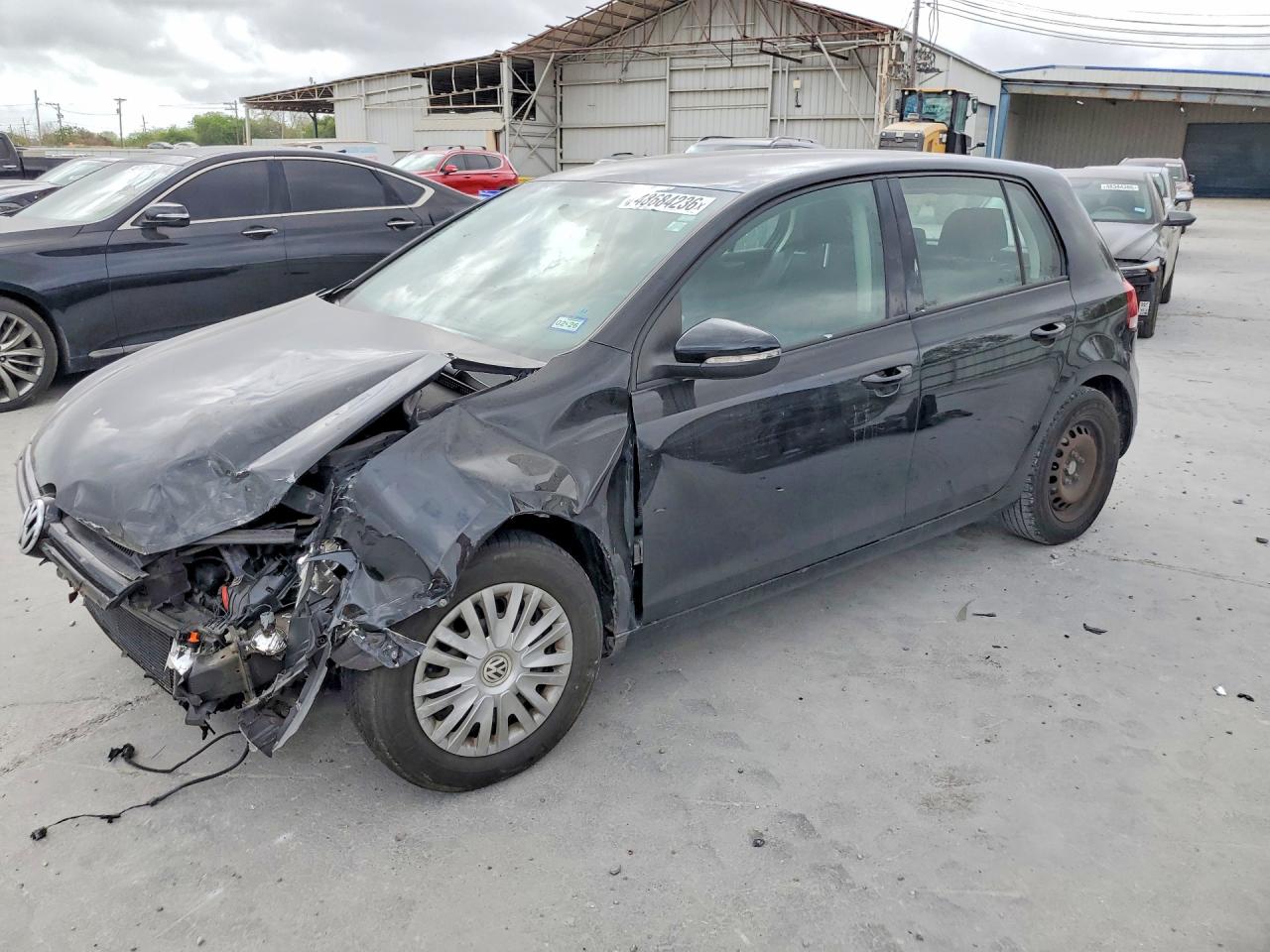 Salvage Volkswagen Golf Image