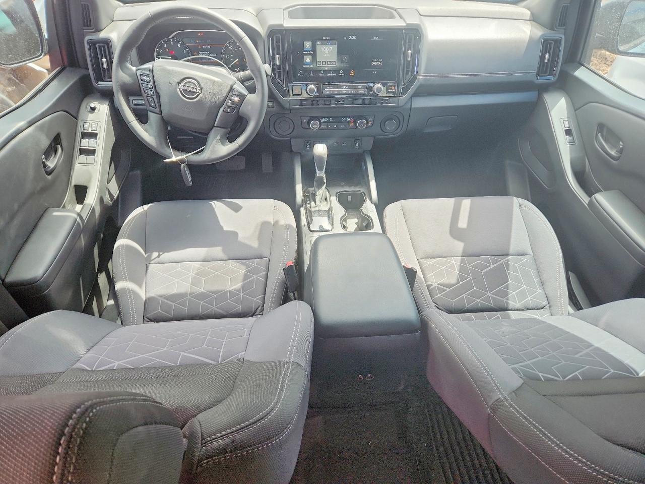 Nissan Frontier Sv