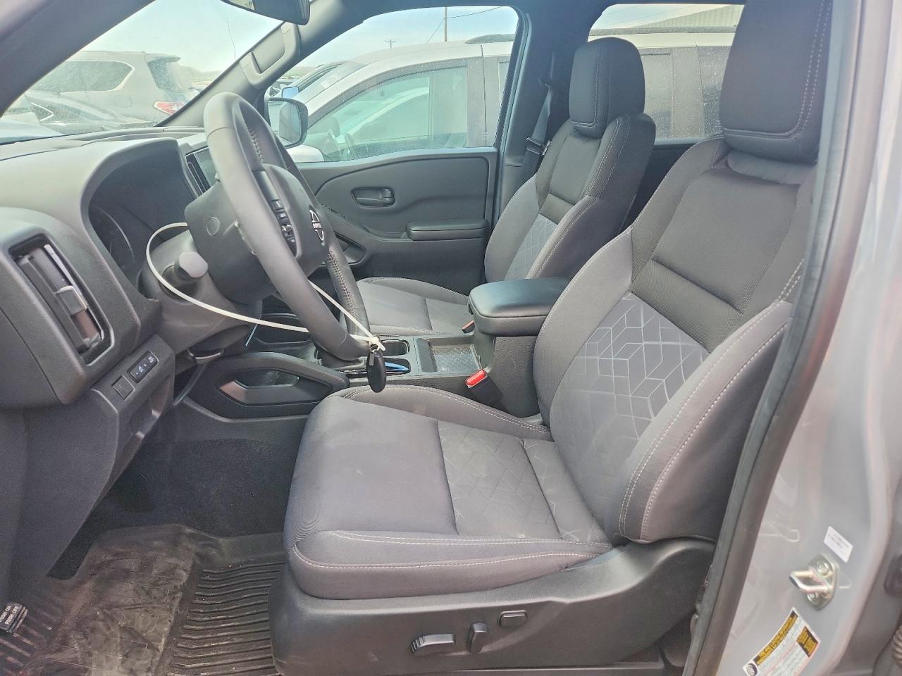 Nissan Frontier Sv