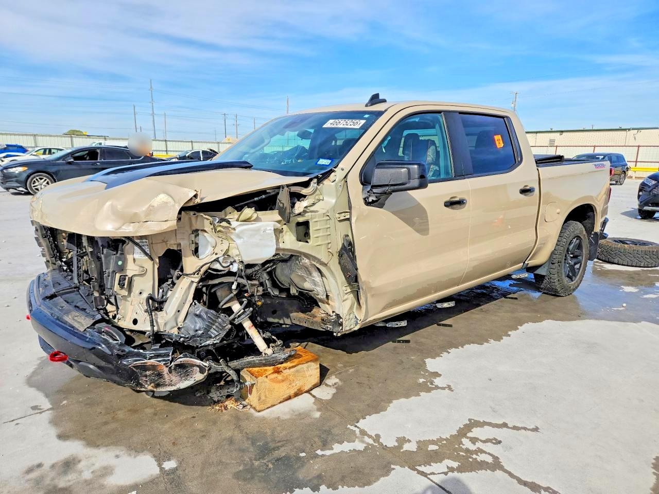 Salvage Chevrolet Silverado Image