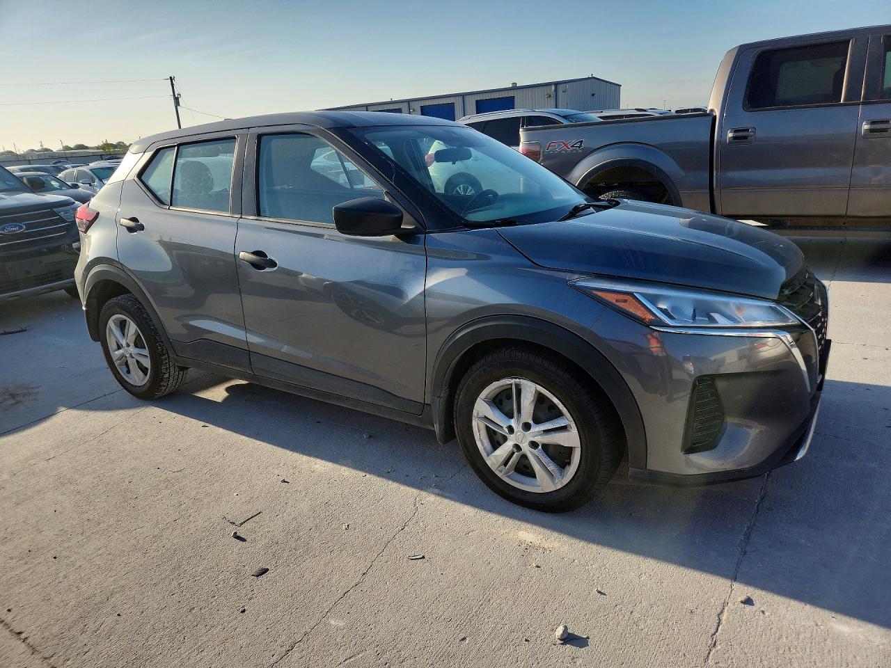 Nissan Kicks S