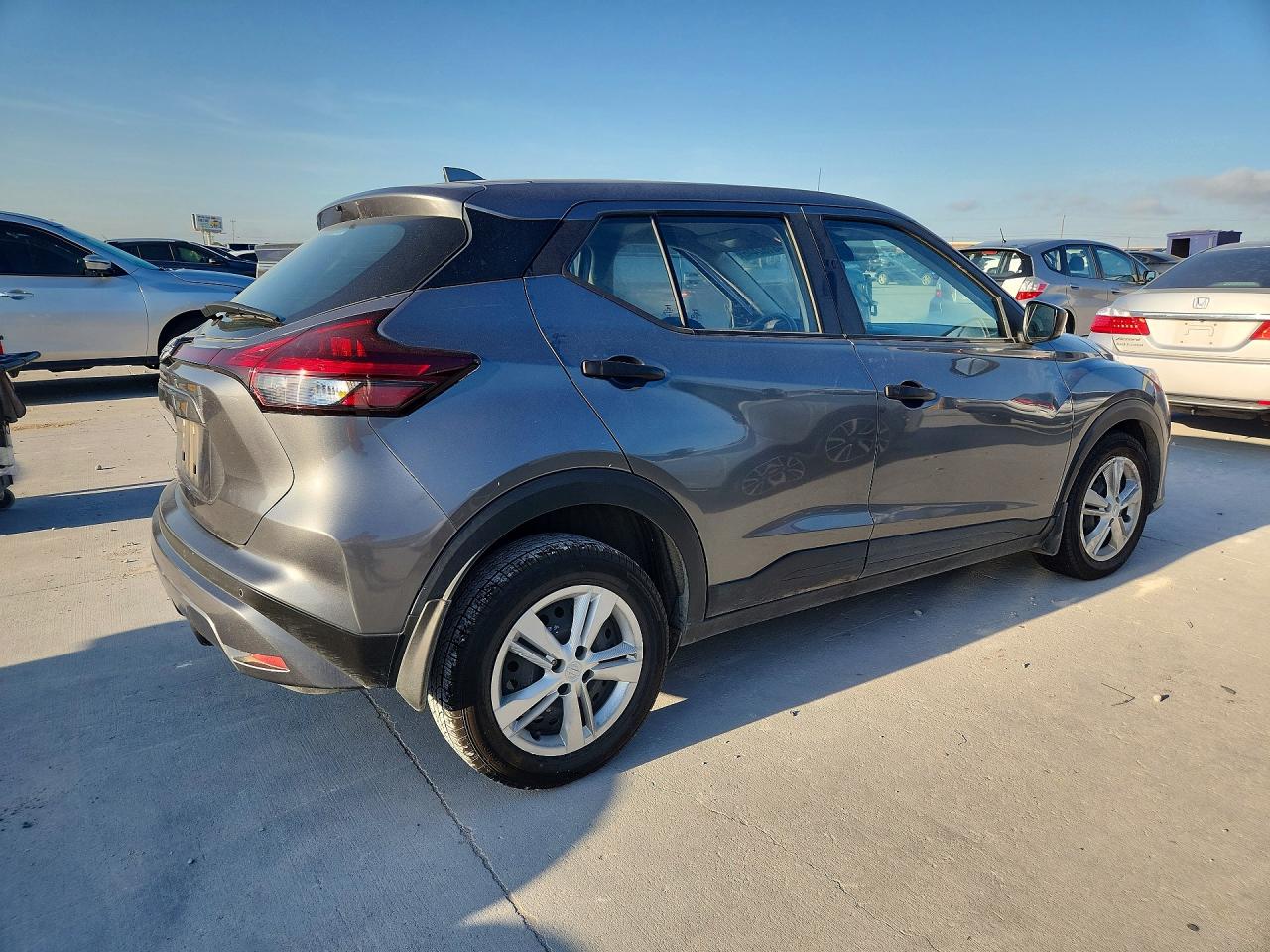 Nissan Kicks S