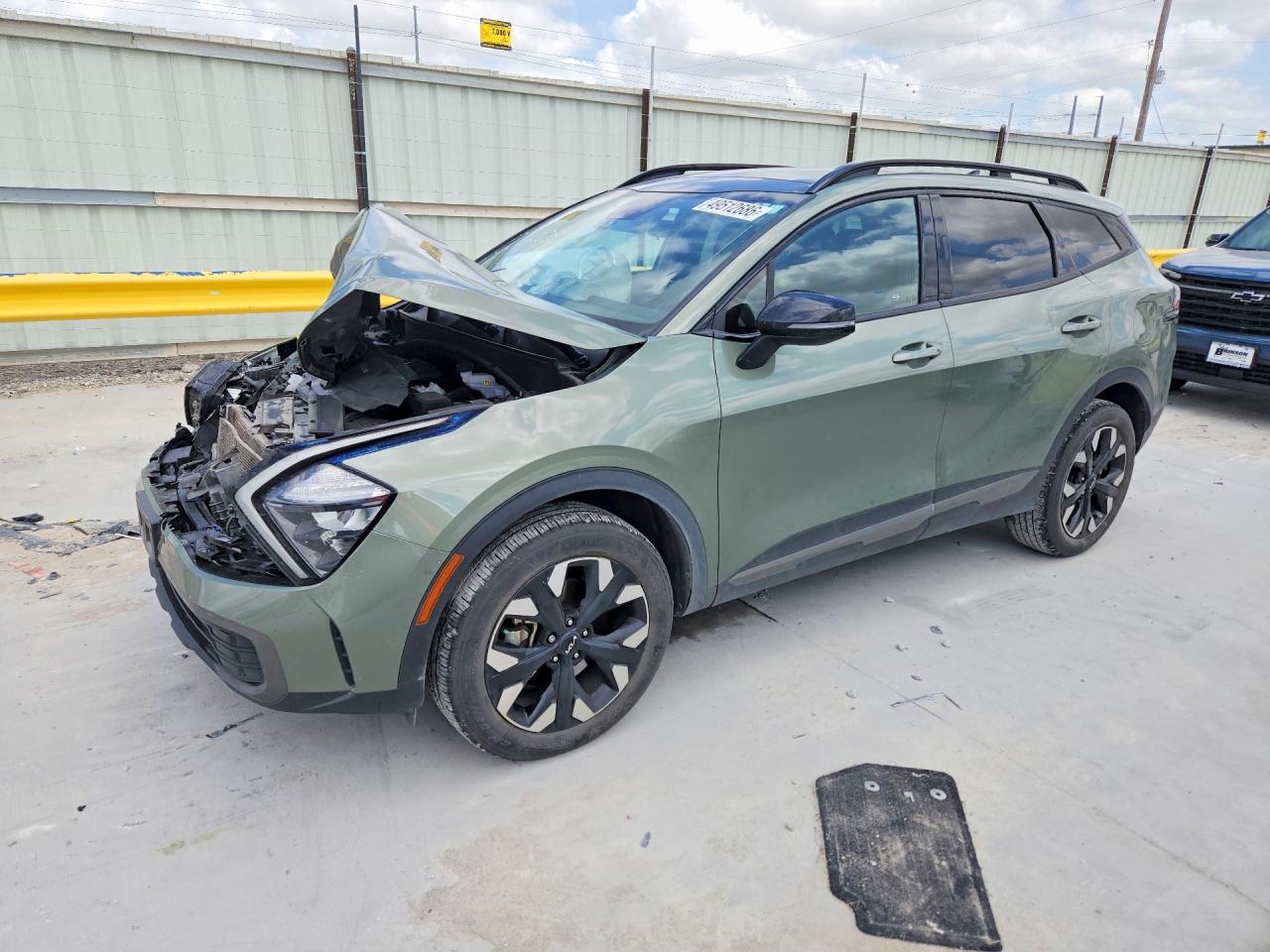 Salvage Kia Sportage Image