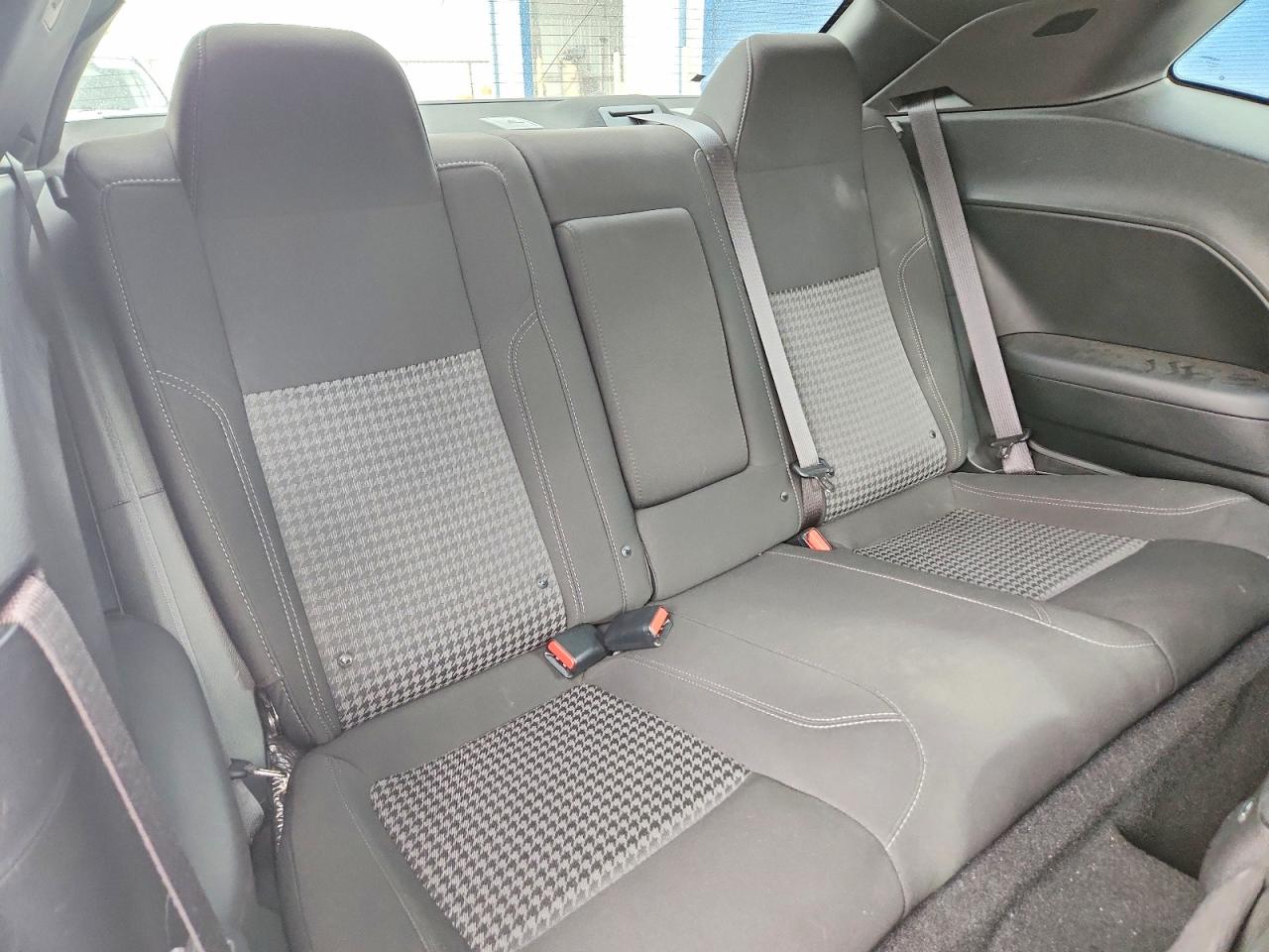 Dodge Challenger Sxt