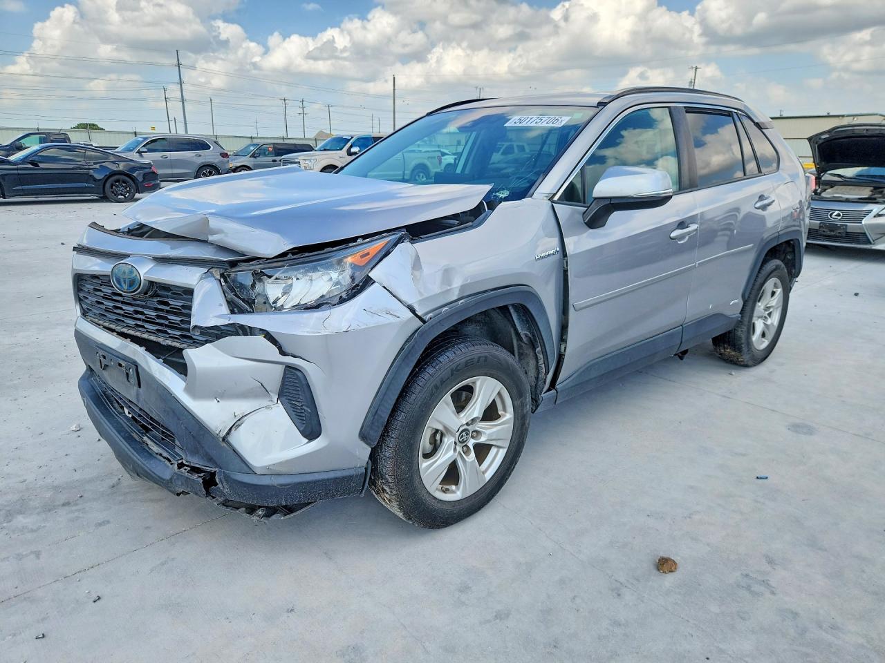 Salvage Toyota RAV4 Image