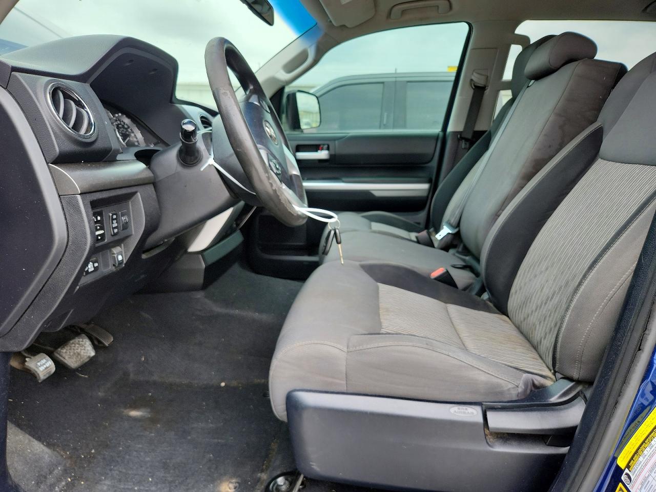 Toyota Tundra Crewmax Sr5