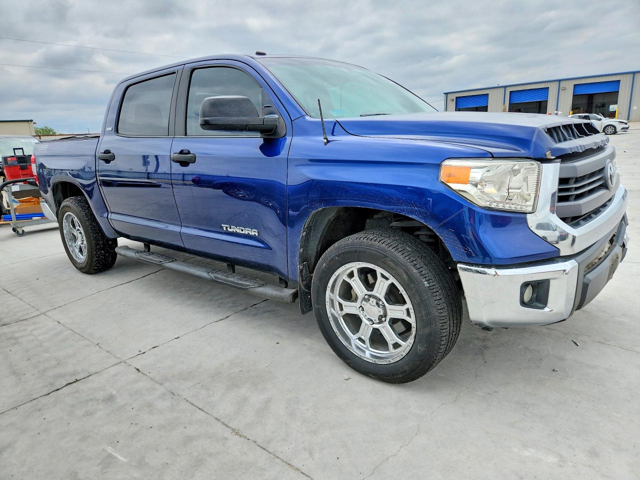 Toyota Tundra Crewmax Sr5