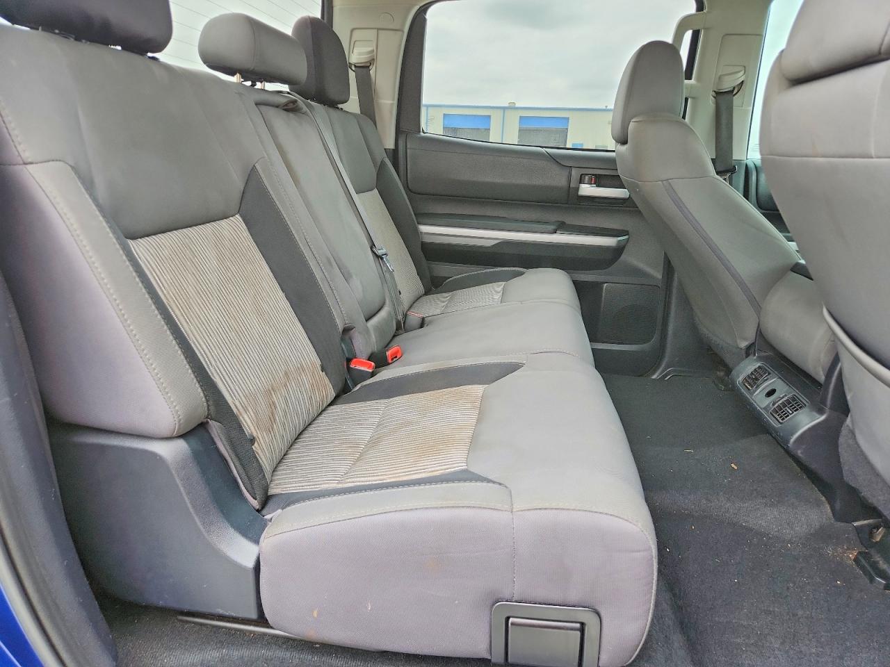 Toyota Tundra Crewmax Sr5