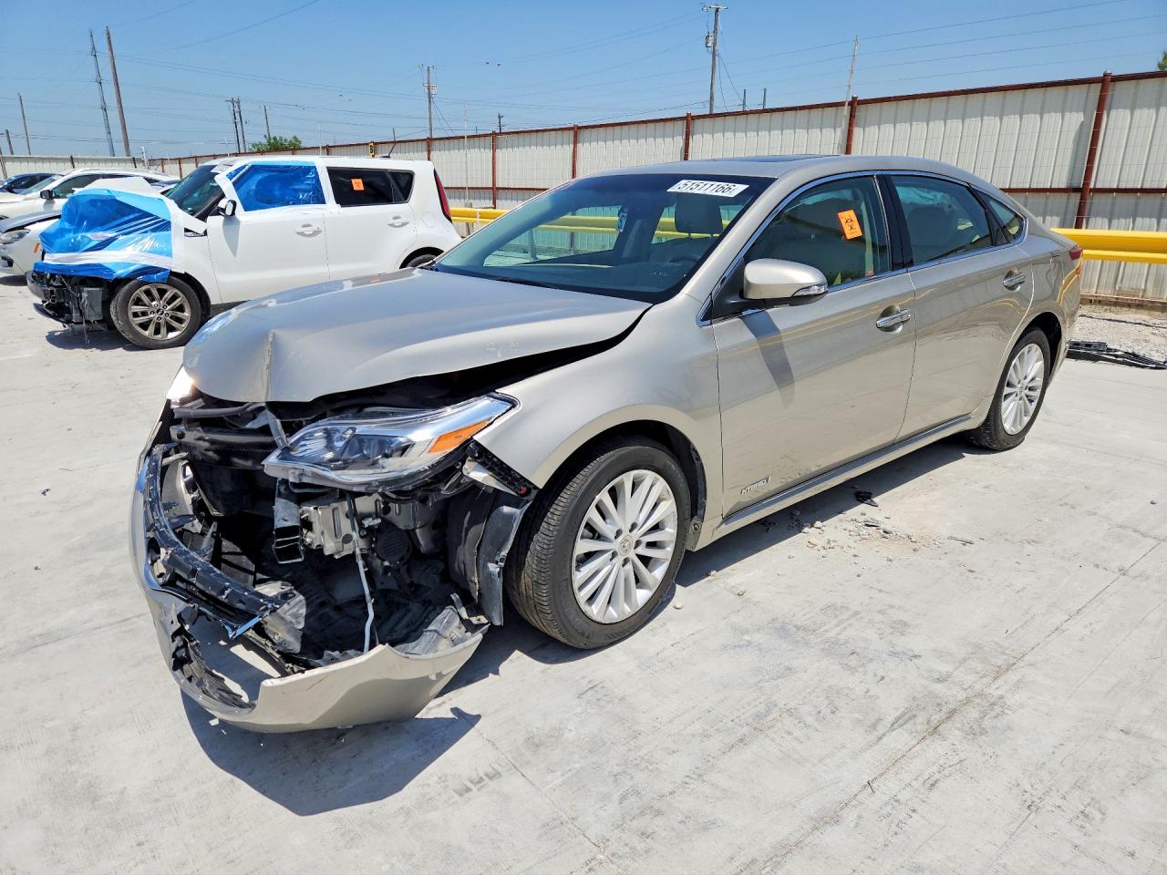 Salvage Toyota Avalon Image