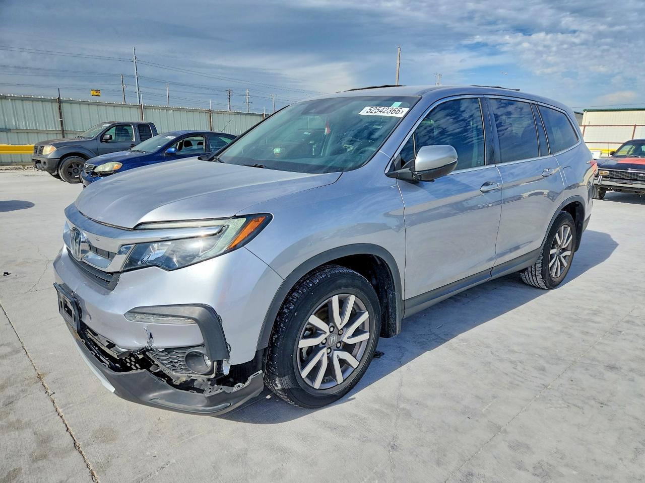 Salvage Honda Pilot Image