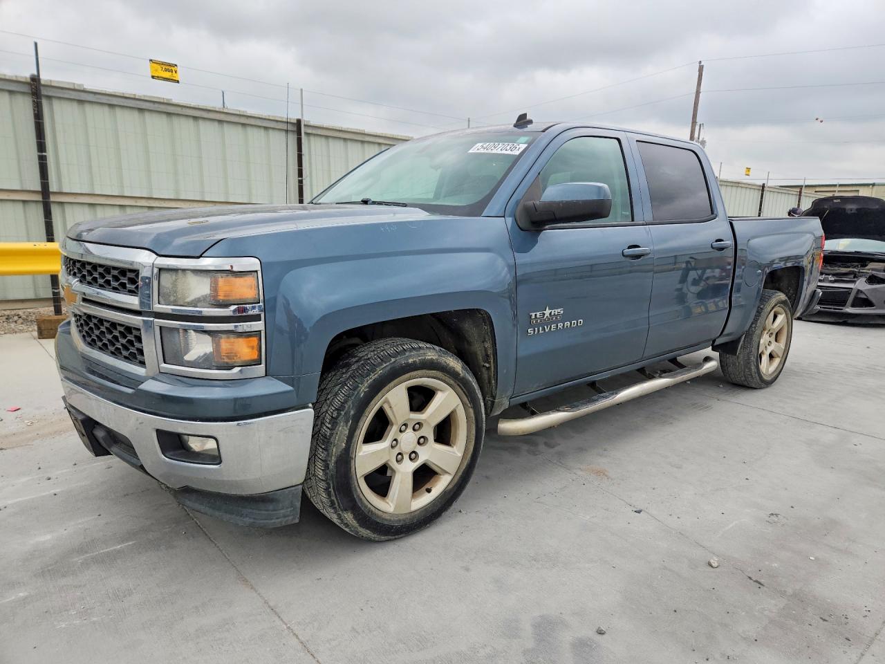 Salvage Chevrolet Silverado Image