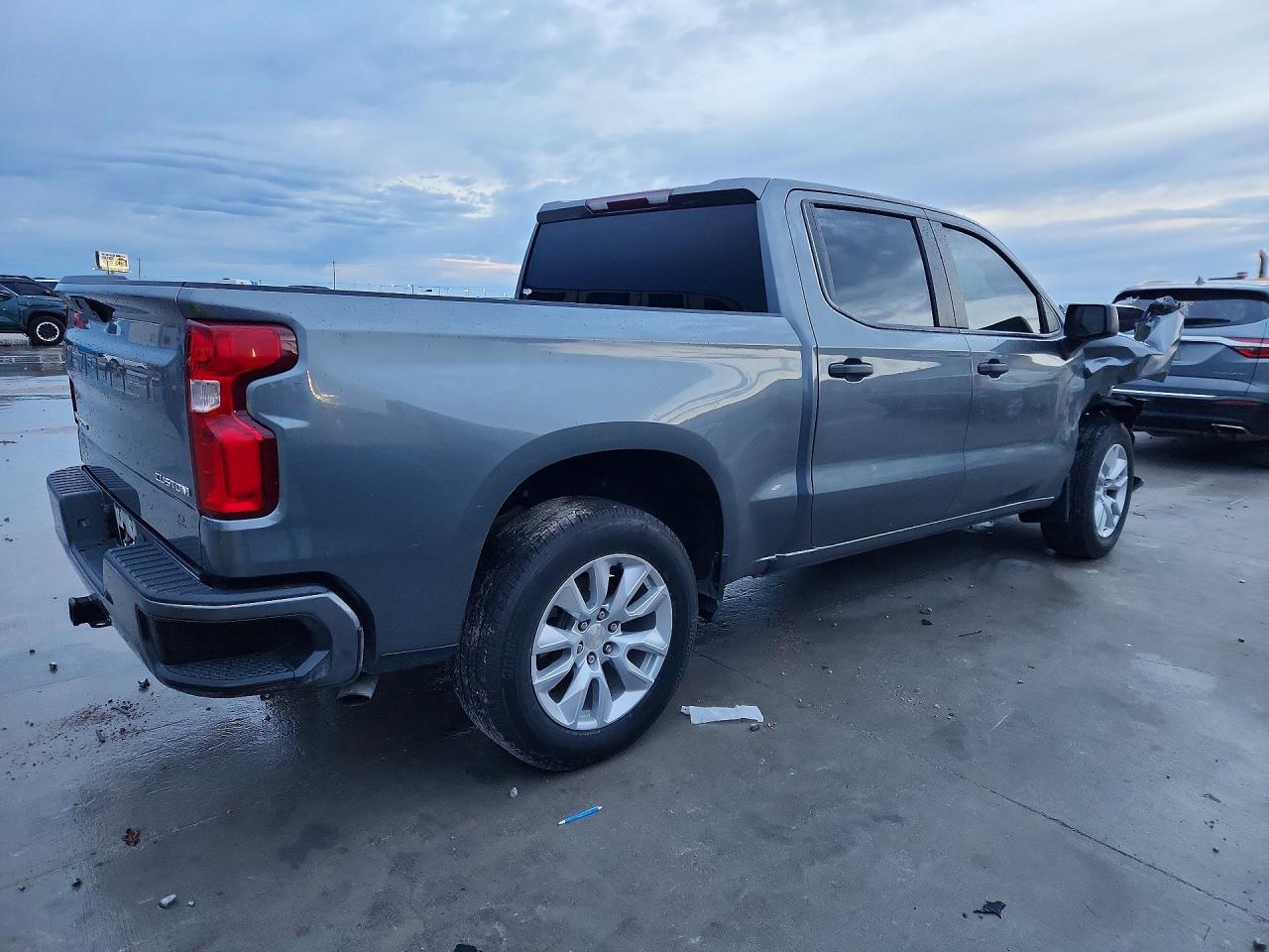 Chevrolet Silverado C1500 Custom