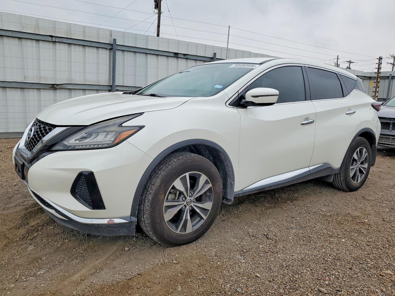 Salvage Nissan Murano Image