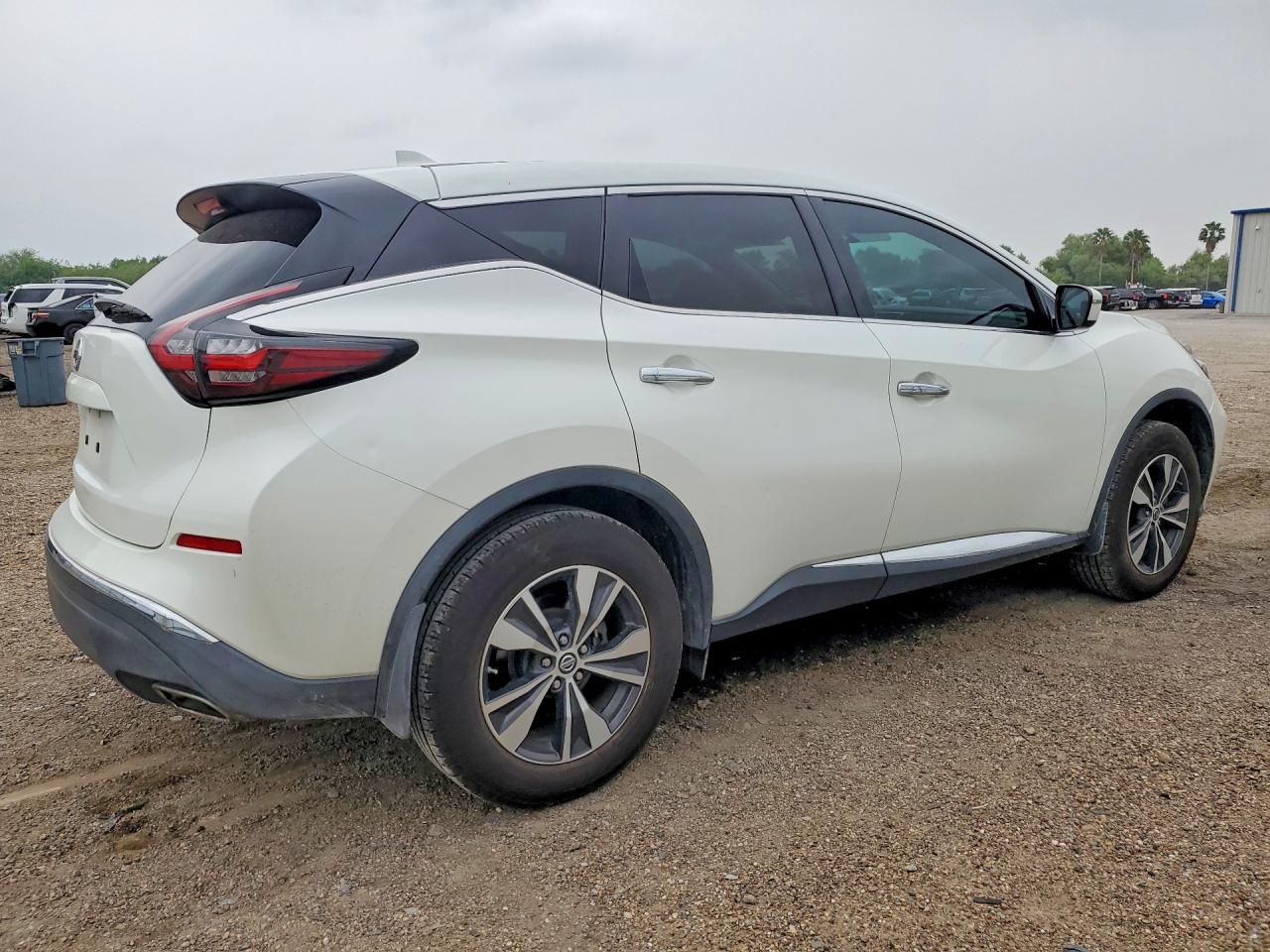 Nissan Murano S