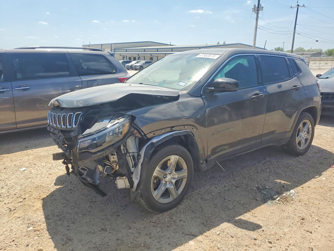 Salvage Jeep Compass Image