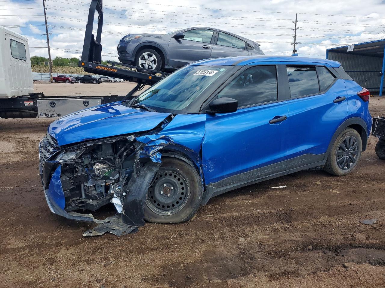 Salvage Nissan Kicks Image
