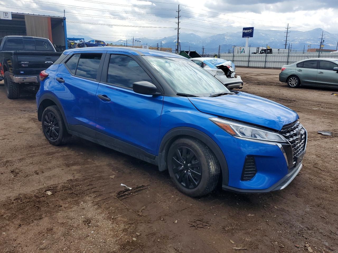 Nissan Kicks S